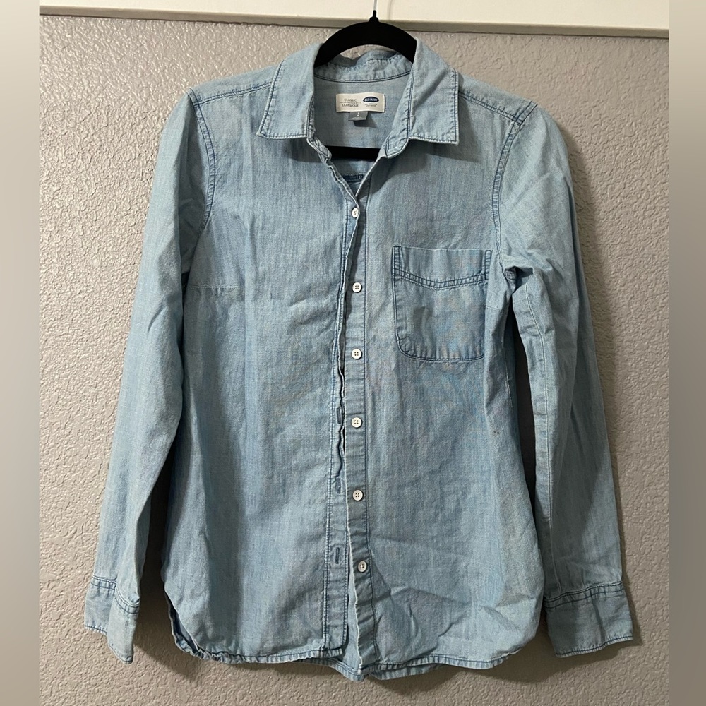 Old Navy chambray button down shirt